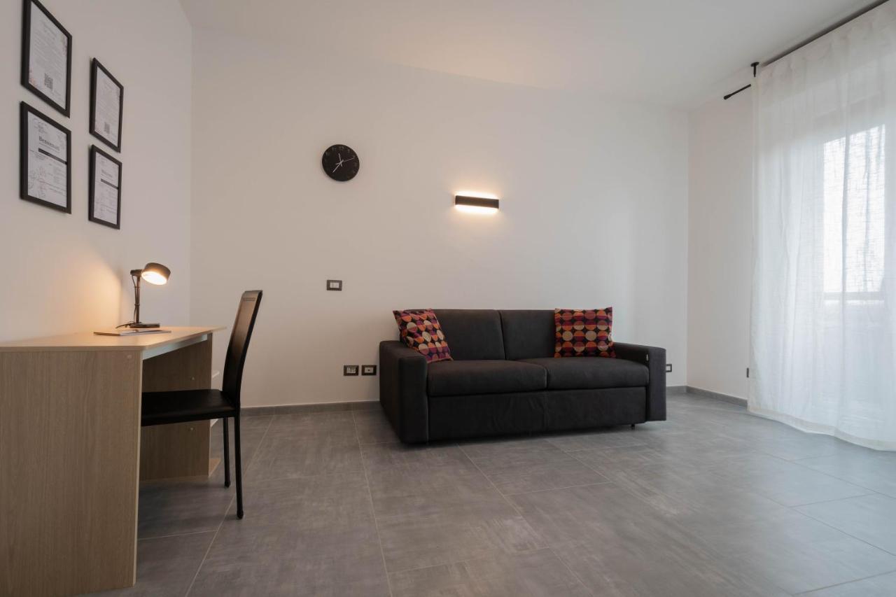 Apartment L&M, Rhomilanofiera Bollate Exteriör bild