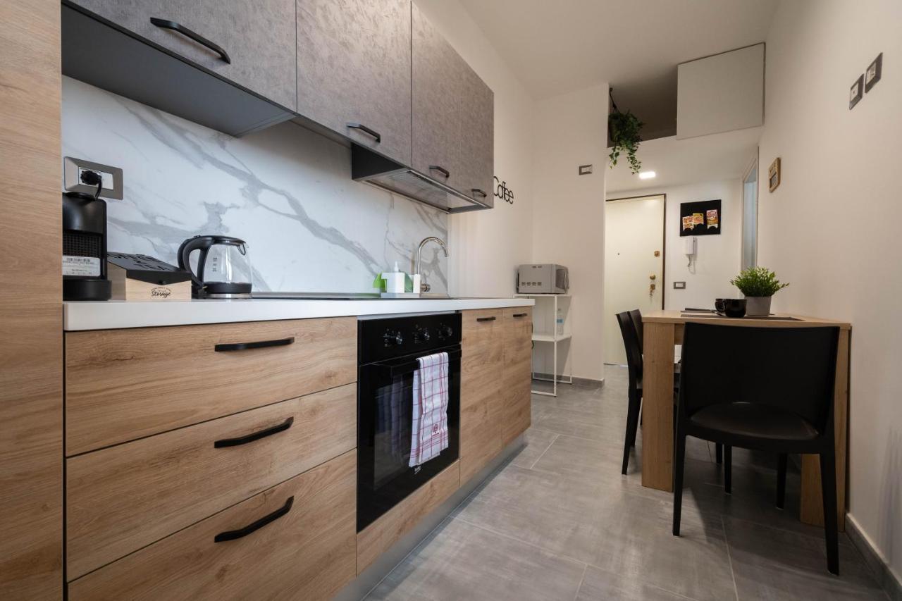 Apartment L&M, Rhomilanofiera Bollate Exteriör bild